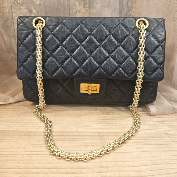 CHANEL 2.55 Reissue Flap Bag Aged Quilted Calfskin Leather Medium 9" Width - Picture 1 of 16